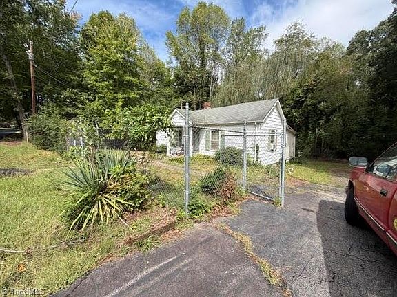 3rd image of 193 Nance St