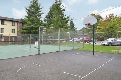 3rd image of 6845 Country Club Dr