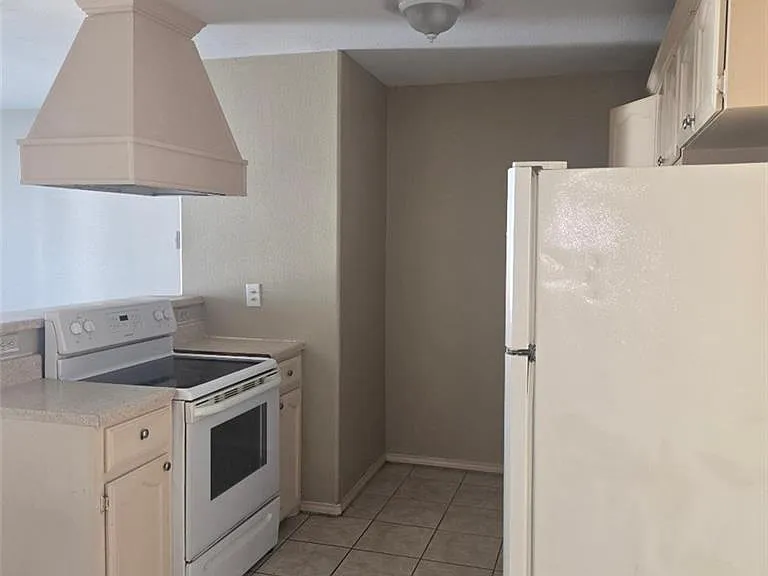 3001 Daffodil Ave #7 — Photo 5