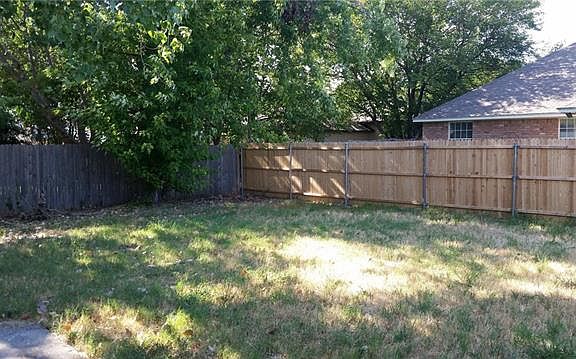 3rd image of 4609 Bracken Dr