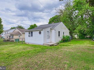 7922 W End Dr, Baltimore, MD 21226