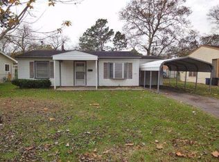 300 Evans St, Angleton, TX 77515