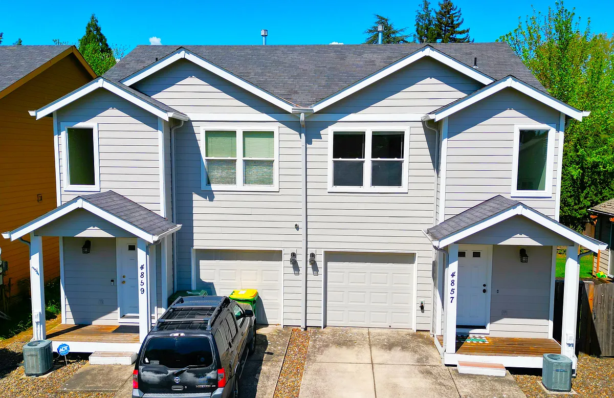 Building Photo - 4857 SW 141st Ave