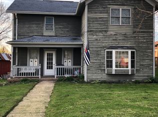 210 W Madison St, Elizabeth, IL 61028