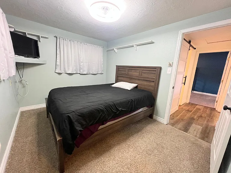 26 E 100 S — Photo 3