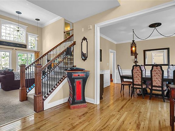 4th image of 6530 Oak Hollow Cir