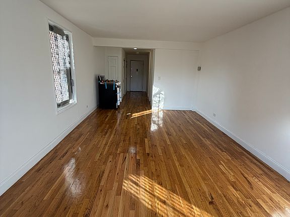 2nd image of 2112 Starling Ave APT 1F