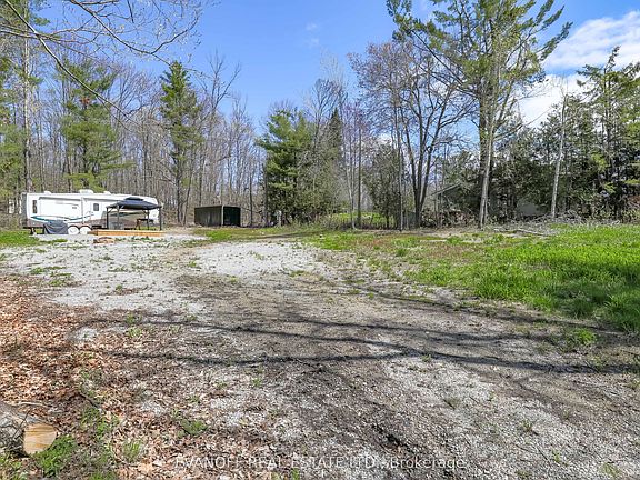 5th image of 3627 Monck Rd