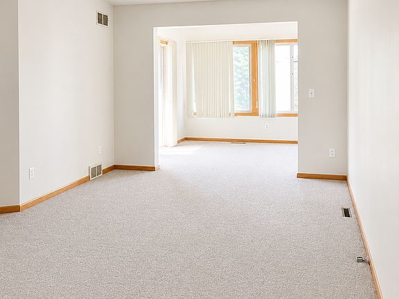 5th image of 12881 Glen Way