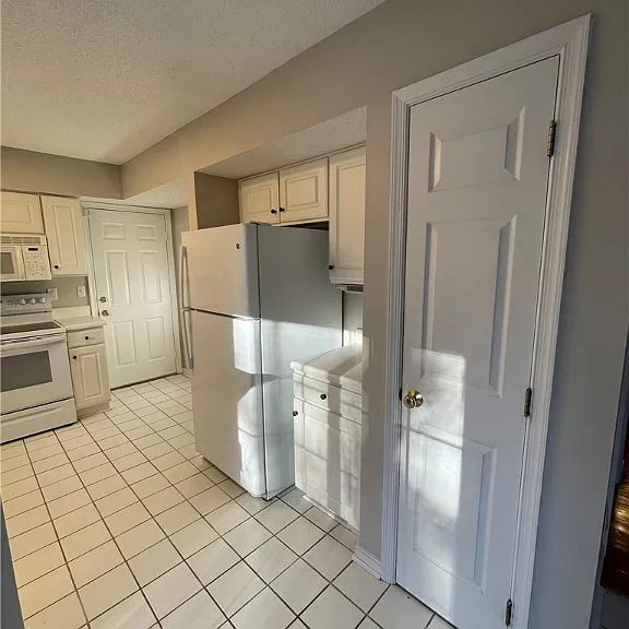 7806 Fern Hollow Dr — Photo 8