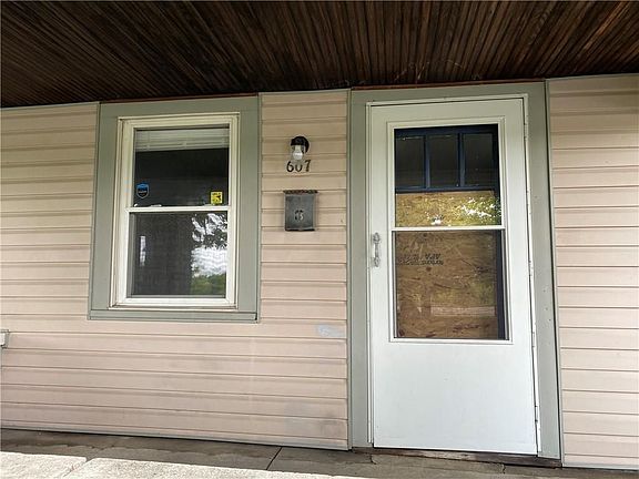 2nd image of 607 N Sherman Dr