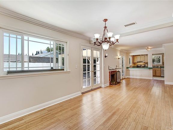 4th image of 22622 Cohasset St
