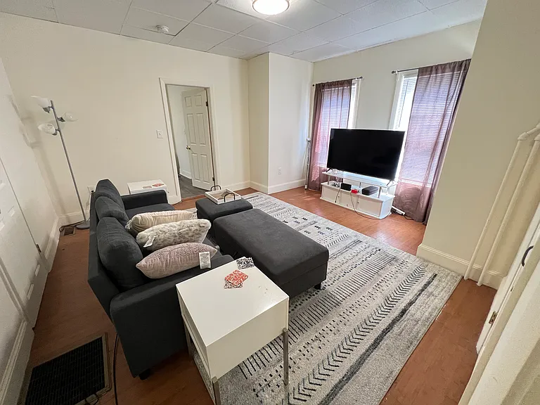 70 Linwood St #70 — Photo 1