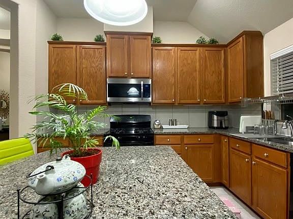 4th image of 21494 Kings Bend Dr