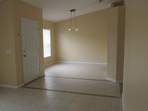 5th image of 429 SE Fairchild Ave