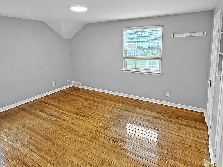 3746 Brewster St — Photo 15
