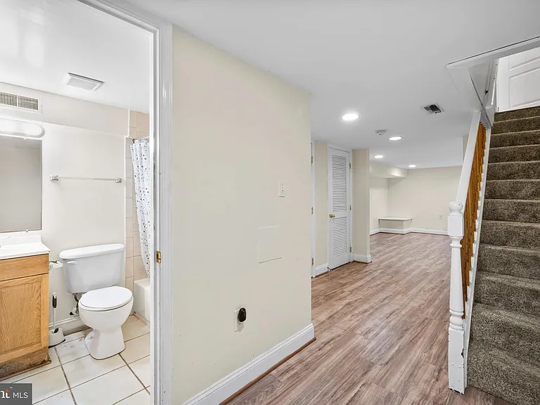 514 N Milton Ave — Photo 28