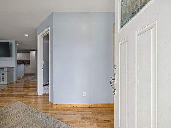 3rd image of 2717 Longstreet Ave