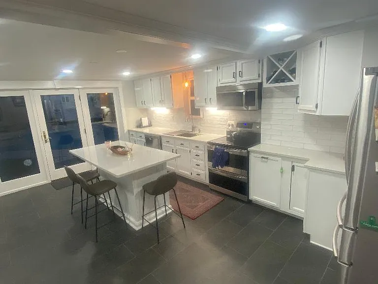 4 Beverly Ter — Photo 11