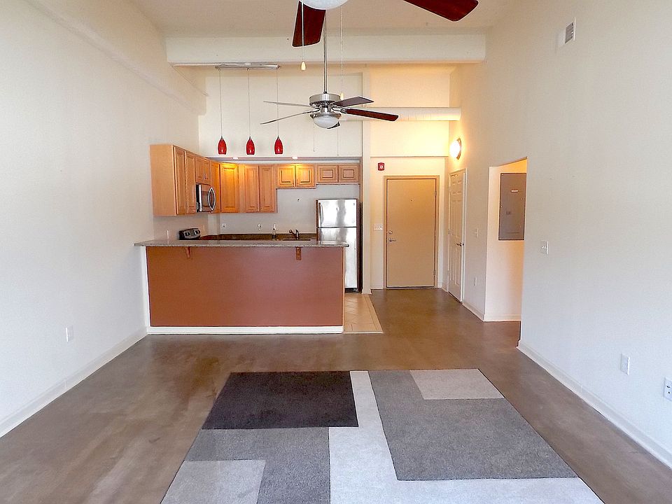 Living Room/Kitchen