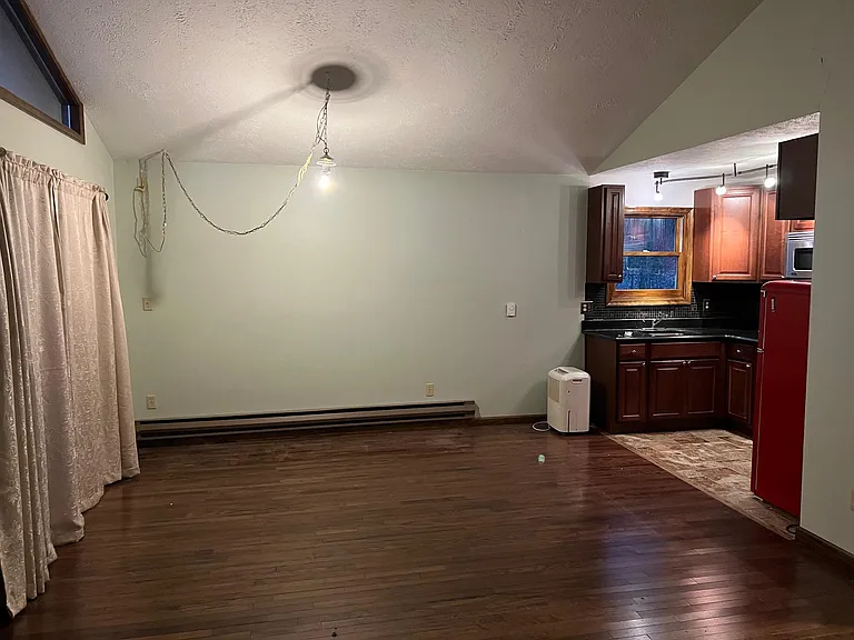 181 McMichaels Ct — Photo 3