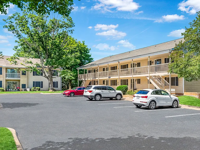 Signal Hill Apartments and Towhomes — Photo 27