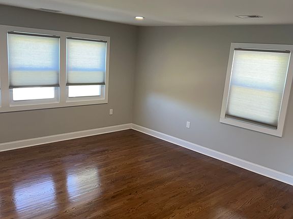4th image of 16 Roosevelt Dr