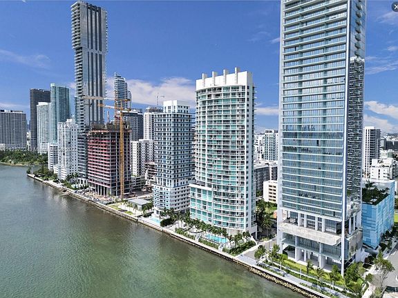 4th image of 665 NE 25th St APT 2303