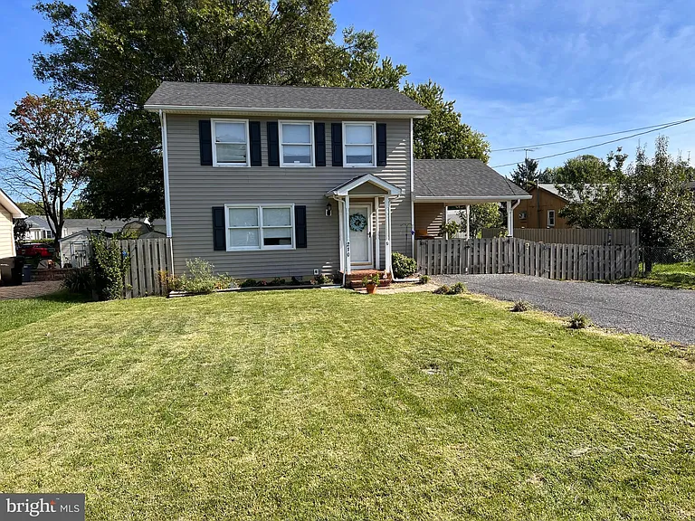 210 Summit Ave — Photo 8
