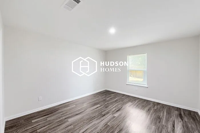 5910 Mayle St — Photo 8