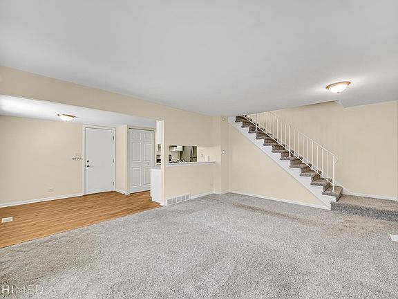 3rd image of 29W574 Winchester Cir N Unit 3