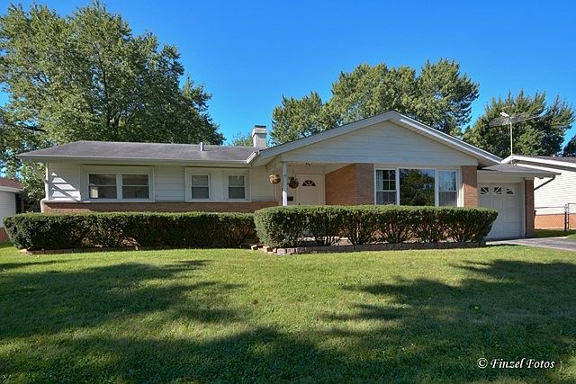 1st image of 824 Brantwood Ave