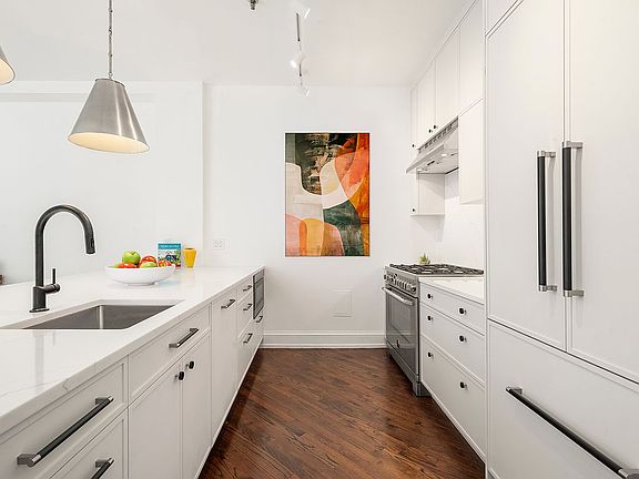 5th image of 303 Greenwich St #4J