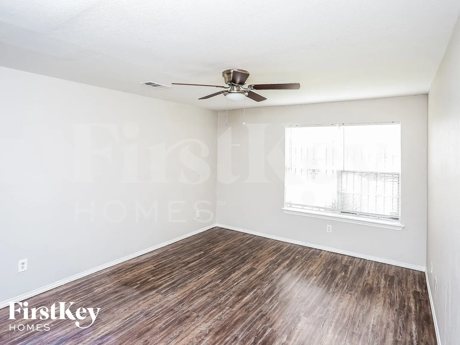 4 bed, 2.0 bath, 1527 sqft, $1,965 — Photo 4