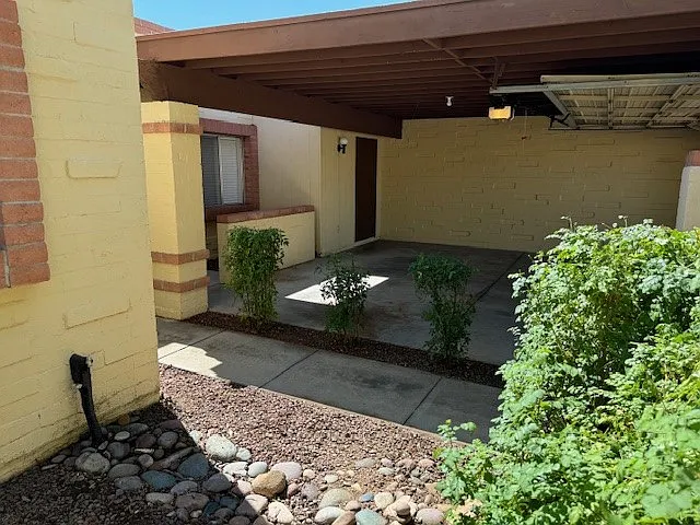 8144 E Rivenoak Dr — Photo 9