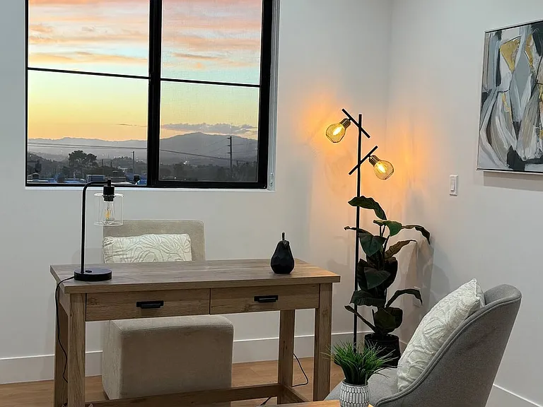 Photos are for sample unit staging only.