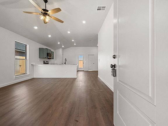 3rd image of 2405 Helena Ave