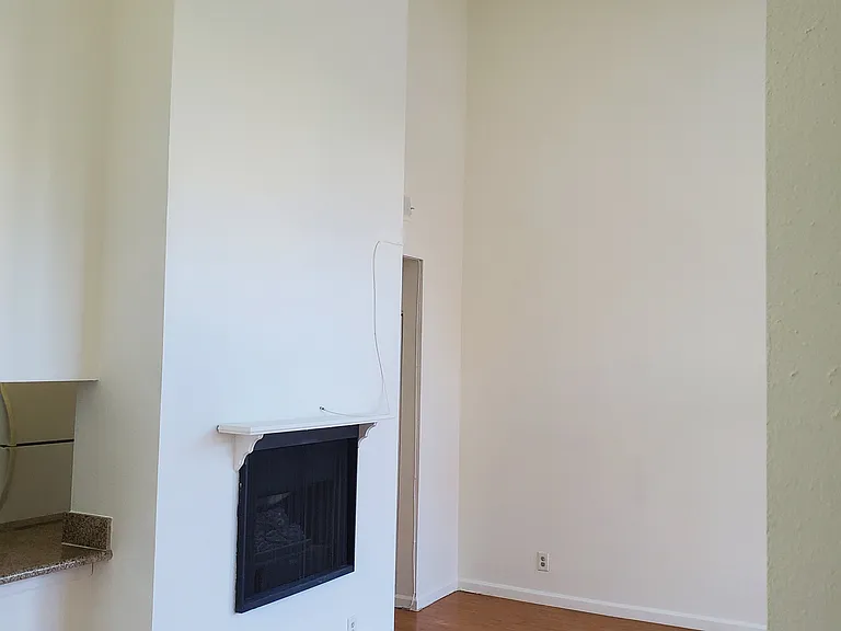 731 S Detroit St #302 — Photo 5