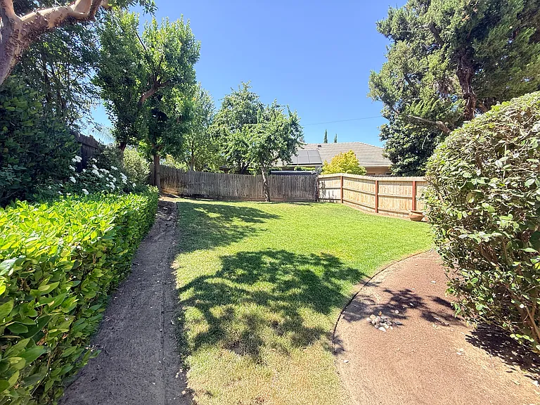 1140 E Sawgrass Ave — Photo 30