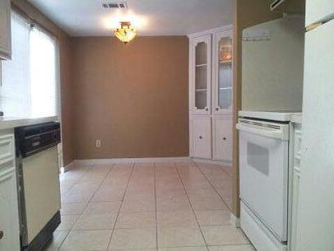 4th image of 425 Sunset Dr