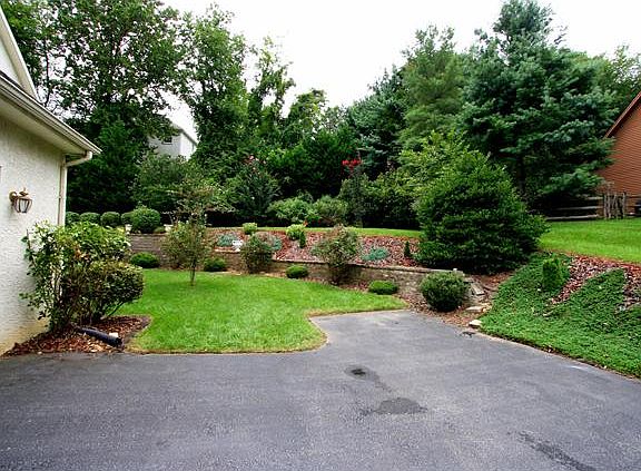 3rd image of 8 Creek Xing