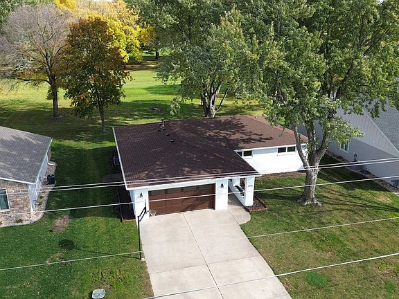2nd image of 1006 S Emerald Hills Dr