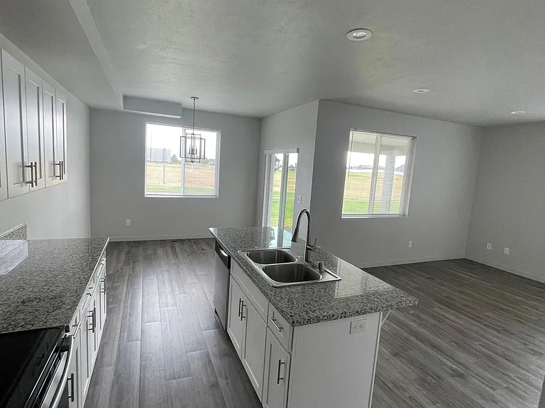 2425 Sunrise Dr #3 — Photo 8