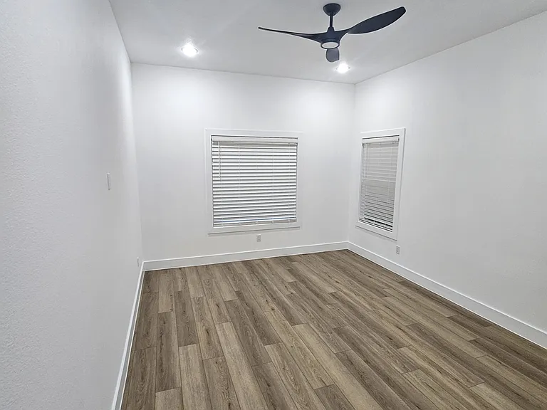 609 N Getzendaner St — Photo 9