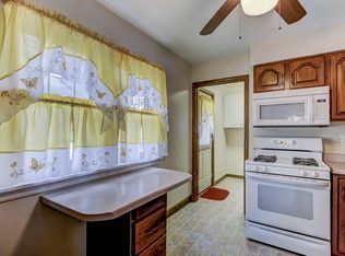 3024 Louise Ln, Springfield, IL 62702