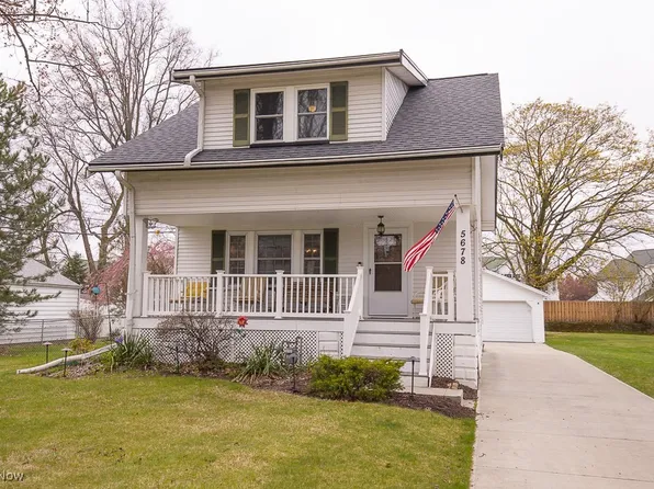 5678 Canterbury Rd, North Olmsted, OH 44070