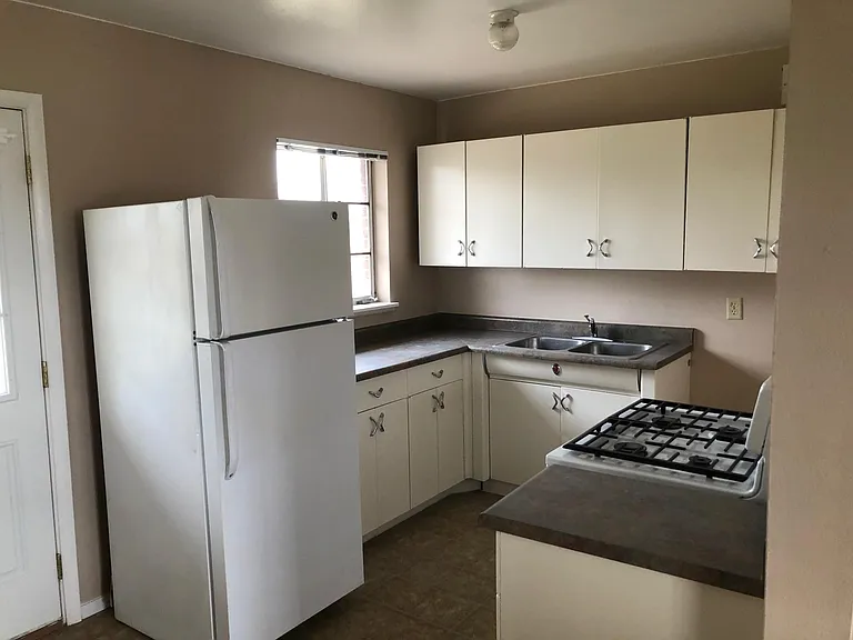 5717 Bainbridge Ave — Photo 5