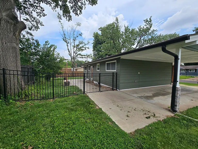 10409 Meath Dr — Photo 2