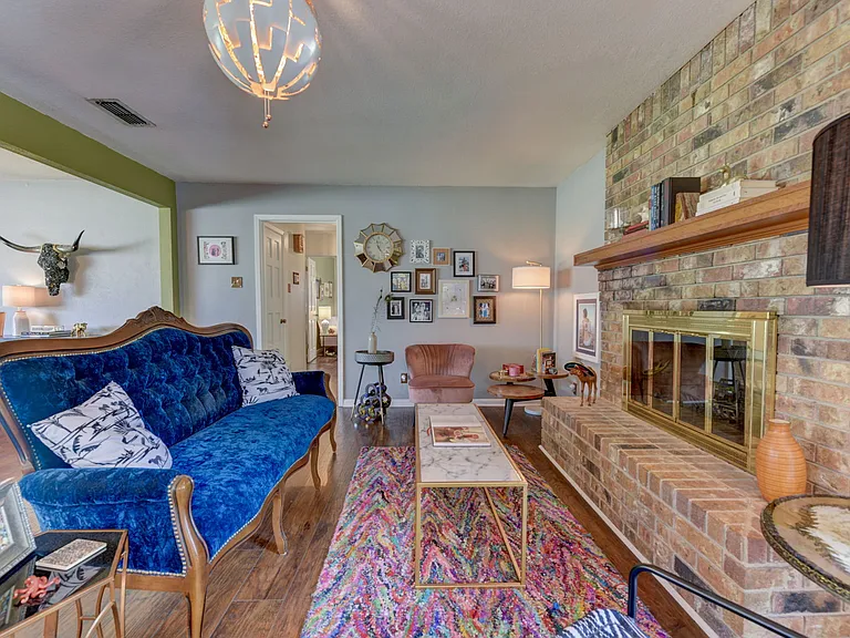 210 Live Oak Dr — Photo 12
