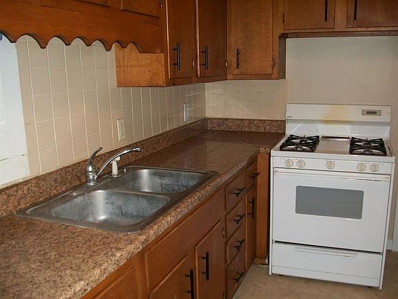 3rd image of 1302 Corby Blvd